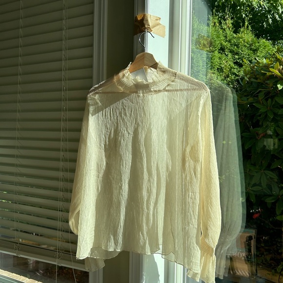 NEW oak and fort high neck sheer pleated long sleeve blouse - Picture 9 of 11